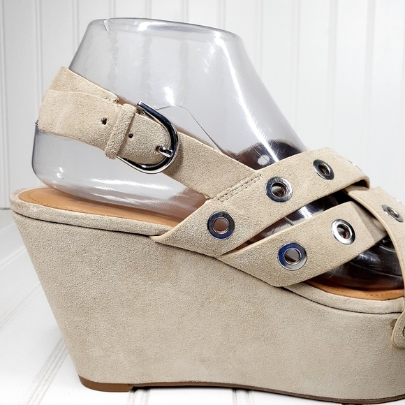 Marc Fisher LTD Bloom Grommet Tan Suede Leather Platform Sandals D167 - Picture 7 of 13